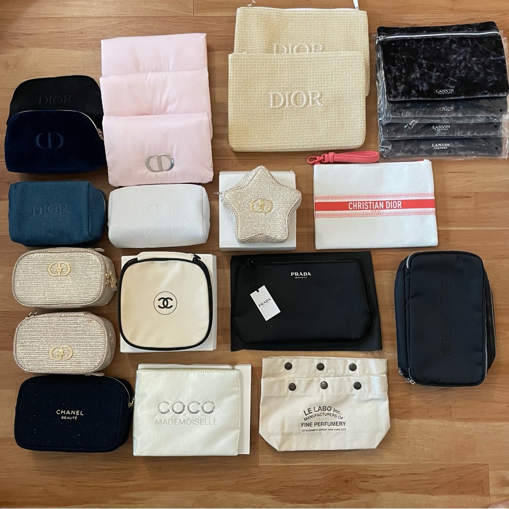Misc cosmetic bags bundle (25 pcs)